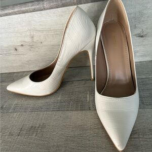 PrettyLittleThing ivory Croc-Patterned Heels